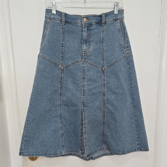 Jessica Simpson Dresses & Skirts - Jessica Simpson A-Line Horizontal Paneled Midi Denim Blue Skirt Size 6